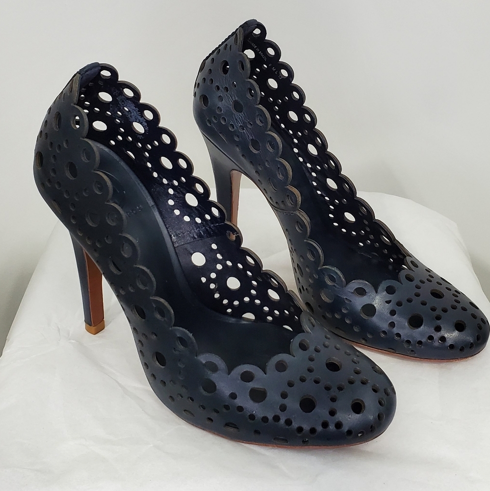 Tory Burch Verity Navy Pumps